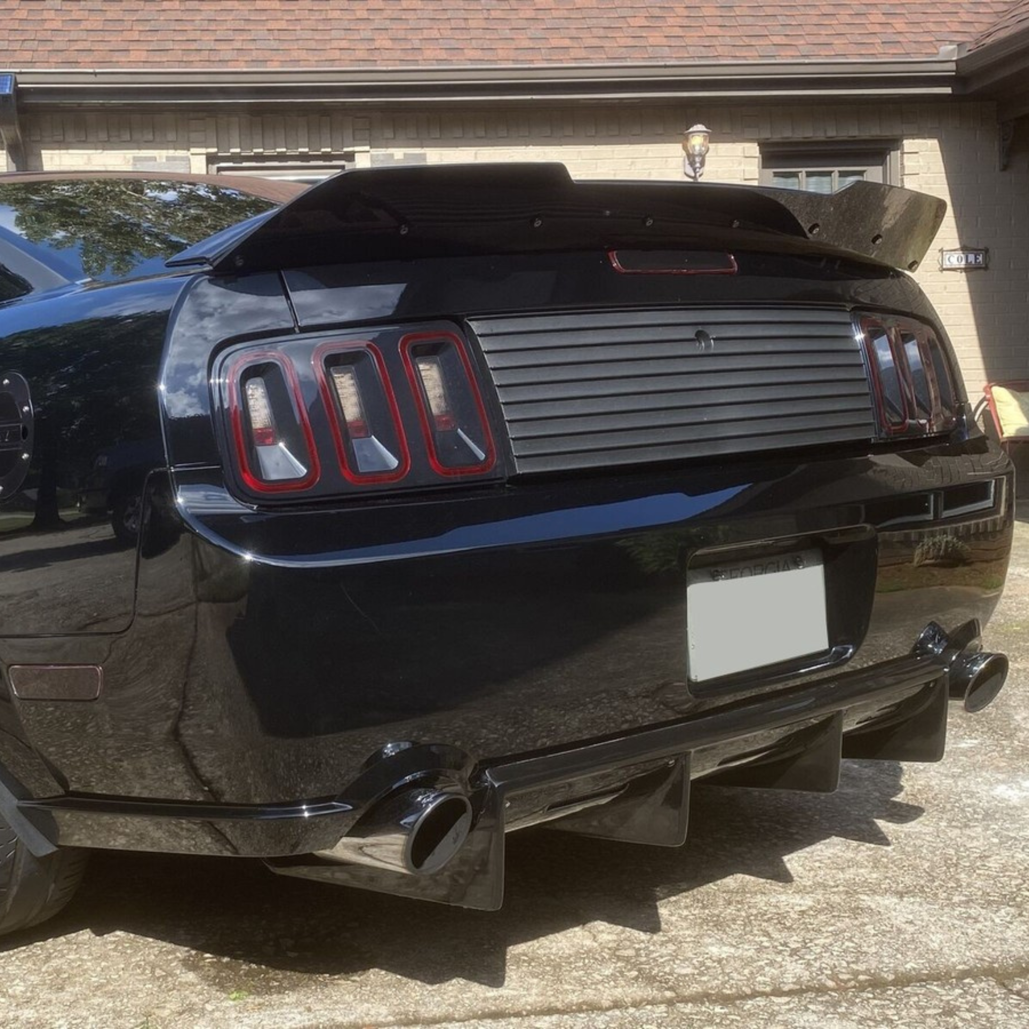 SPEC-D GLOSS BLACK DECKLID SPOILER - FORD MUSTANG (2005–2009)