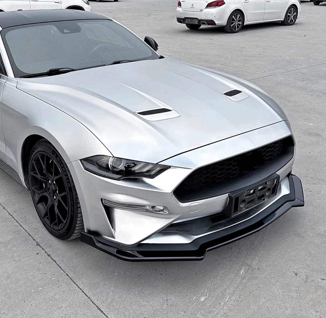 GT STYLE GLOSS BLACK FRONT BUMPER LIP SPLITTER - FORD MUSTANG (2018–2023)