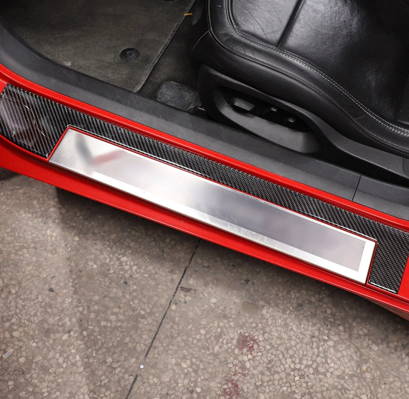 CARBON FIBER INNER DOOR SILL TRIM - CHEVROLET CORVETTE C7 (2014–2019)