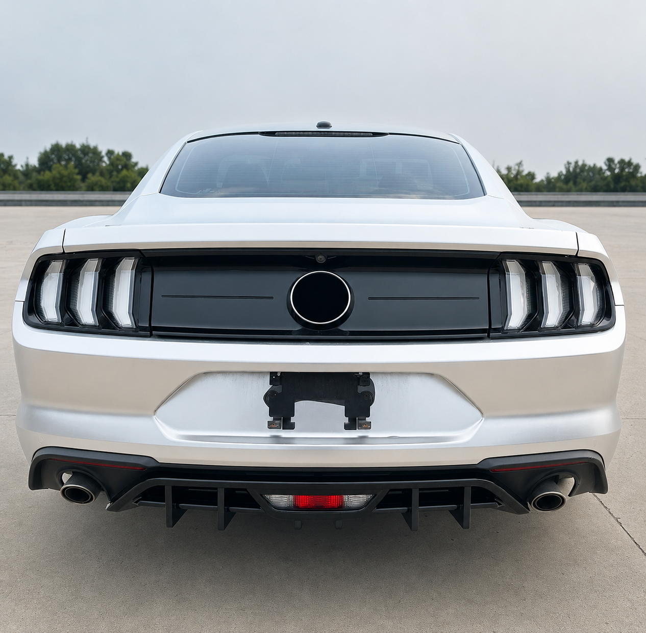 SPEEDFORM GLOSS BLACK REAR BUMPER DIFFUSER - FORD MUSTANG ECOBOOST (2017–2023)
