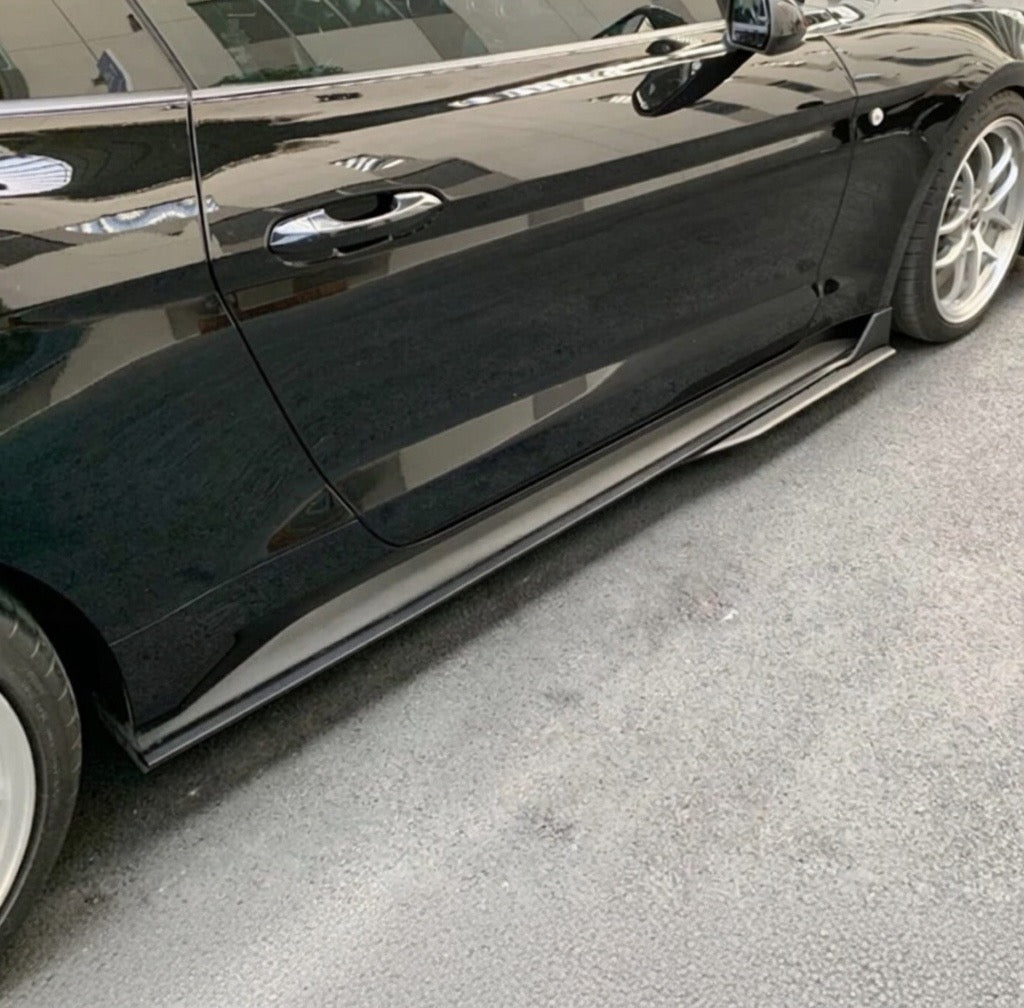 GT500 STYLE 4PCS MATTE BLACK SIDE SKIRTS ROCKER PANELS - FORD MUSTANG (2015–2023)