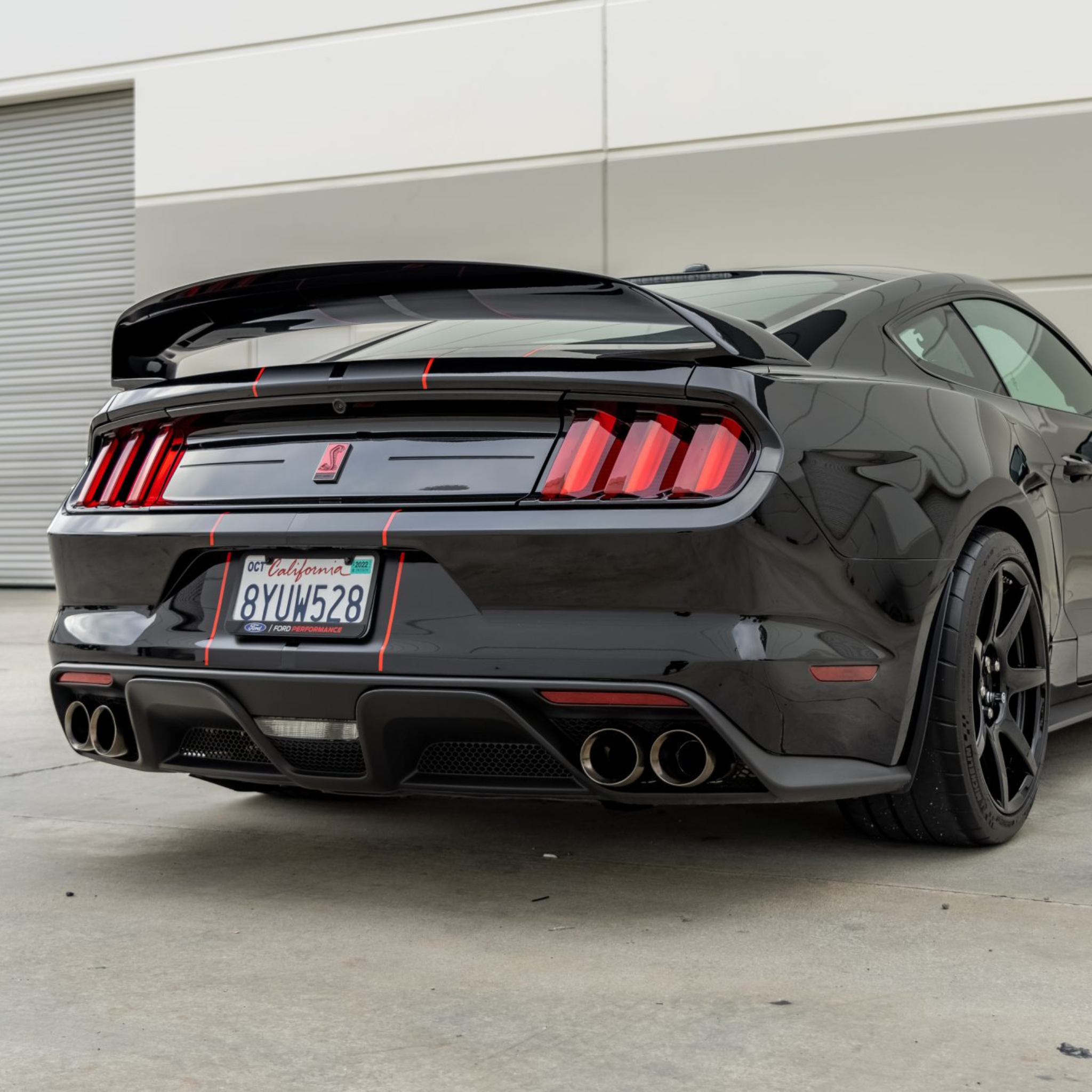 GT350R STYLE MATTE BLACK REAR TRUNK SPOILER WING - FORD MUSTANG (2015–2023)