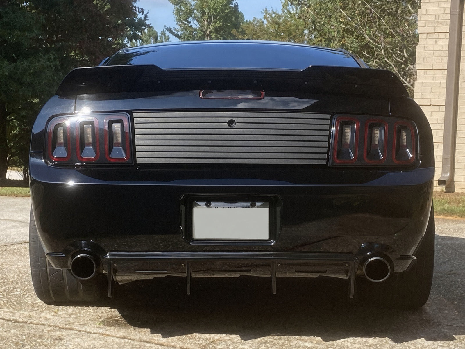 SPEC-D GLOSS BLACK DECKLID SPOILER - FORD MUSTANG (2005–2009)
