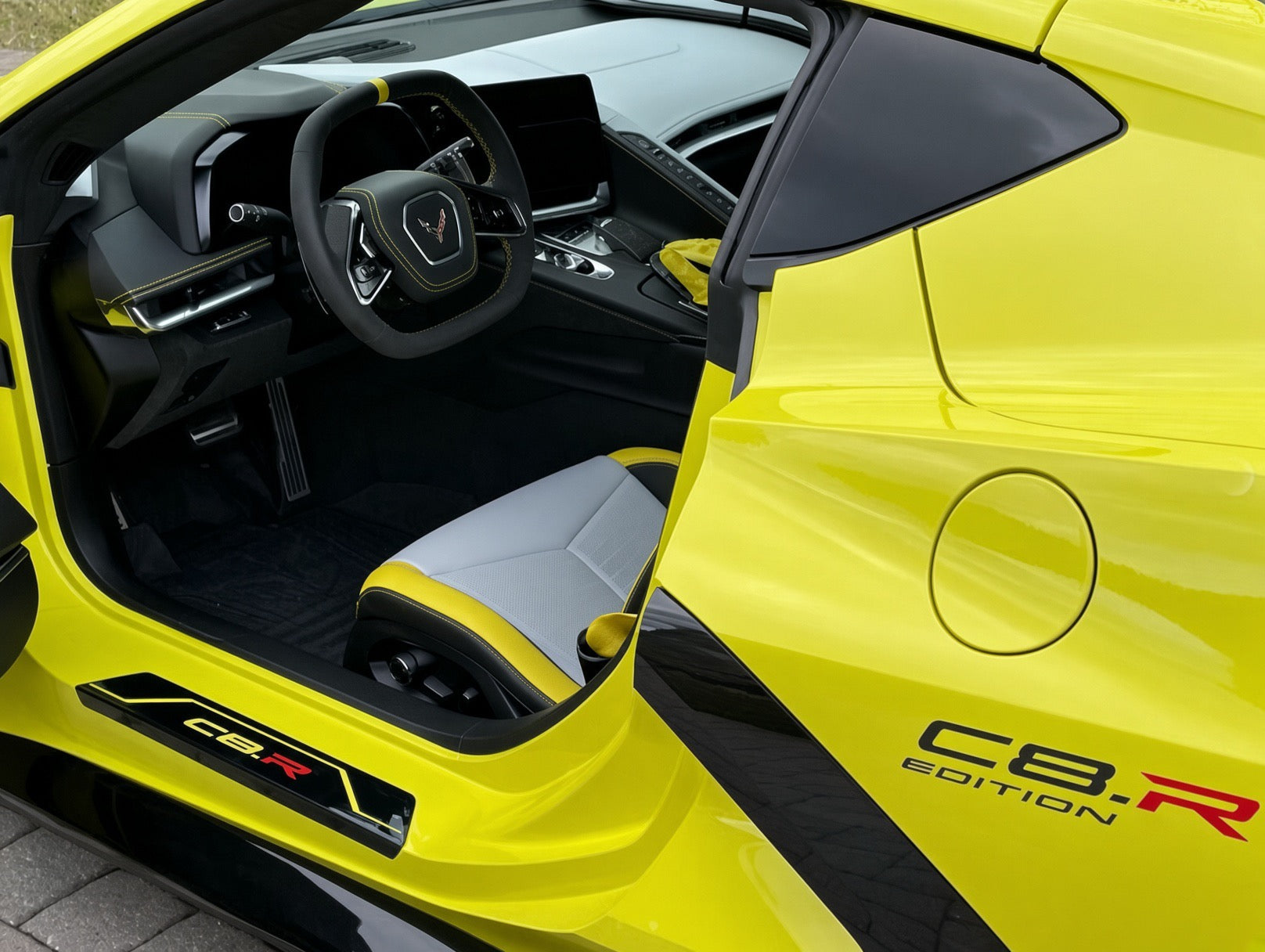 C8R STYLE PAINTED DOOR SILL PLATE COVERS - C8 CORVETTE (2020–2026)