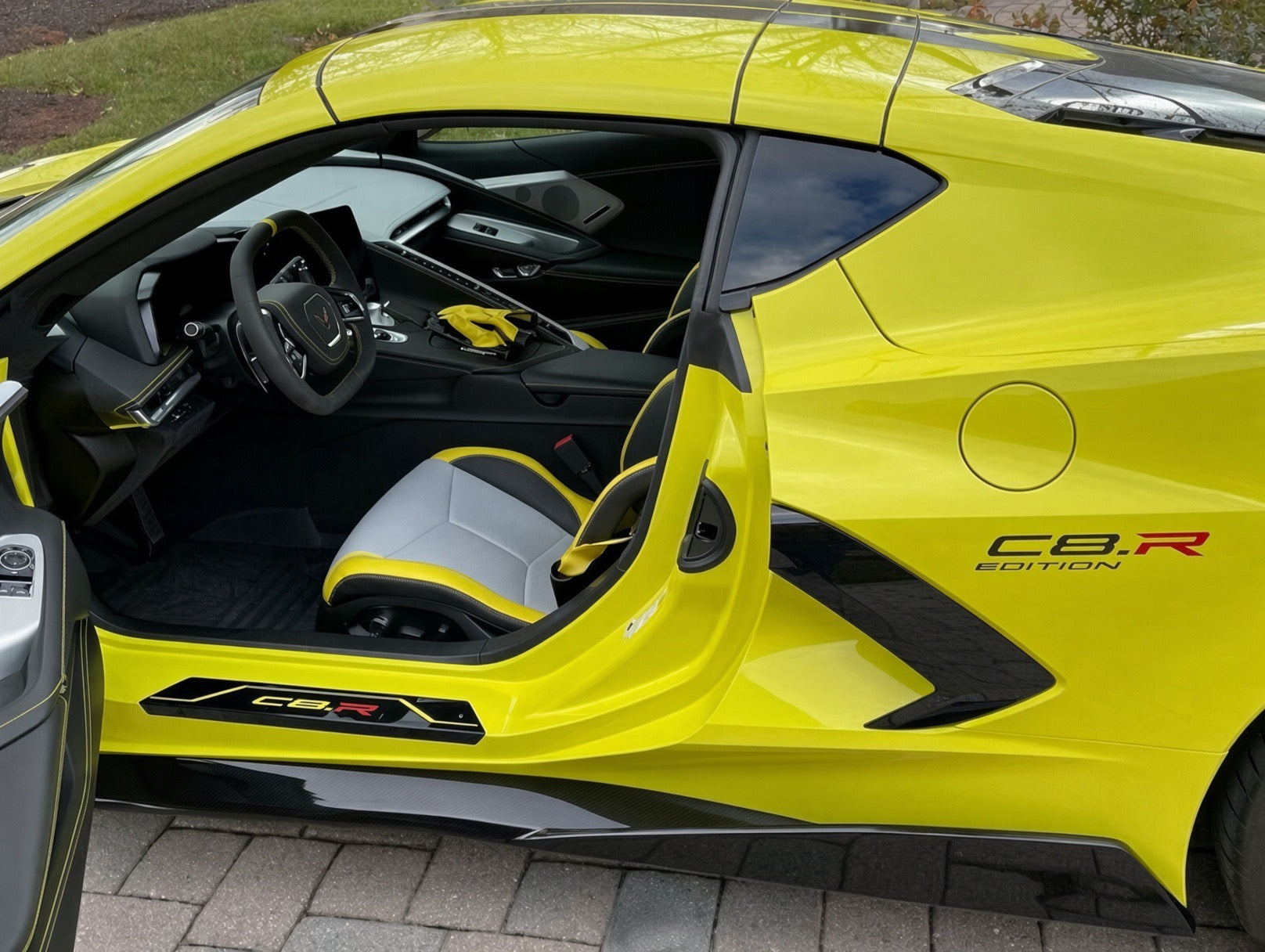 C8R STYLE PAINTED DOOR SILL PLATE COVERS - C8 CORVETTE (2020–2026)
