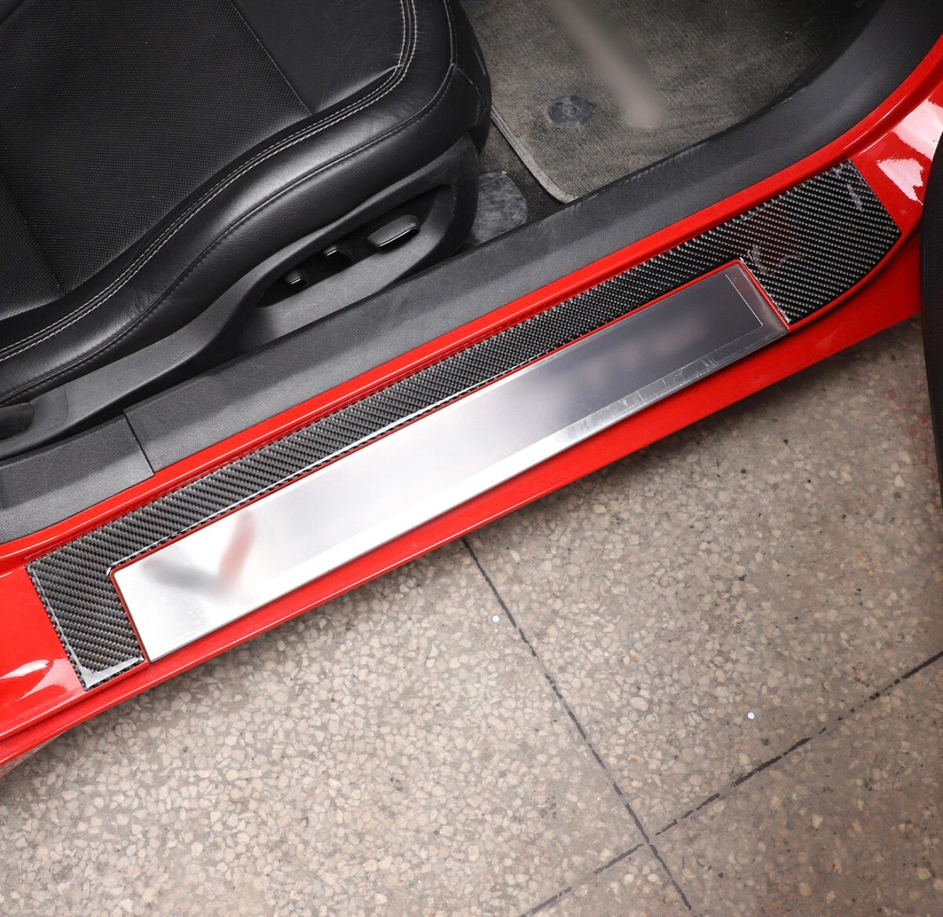 CARBON FIBER INNER DOOR SILL TRIM - CHEVROLET CORVETTE C7 (2014–2019)