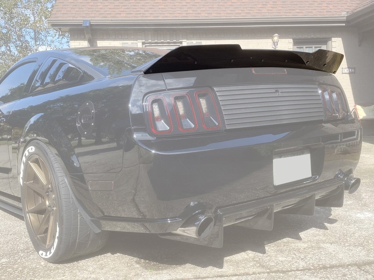 SPEC-D GLOSS BLACK DECKLID SPOILER - FORD MUSTANG (2005–2009)