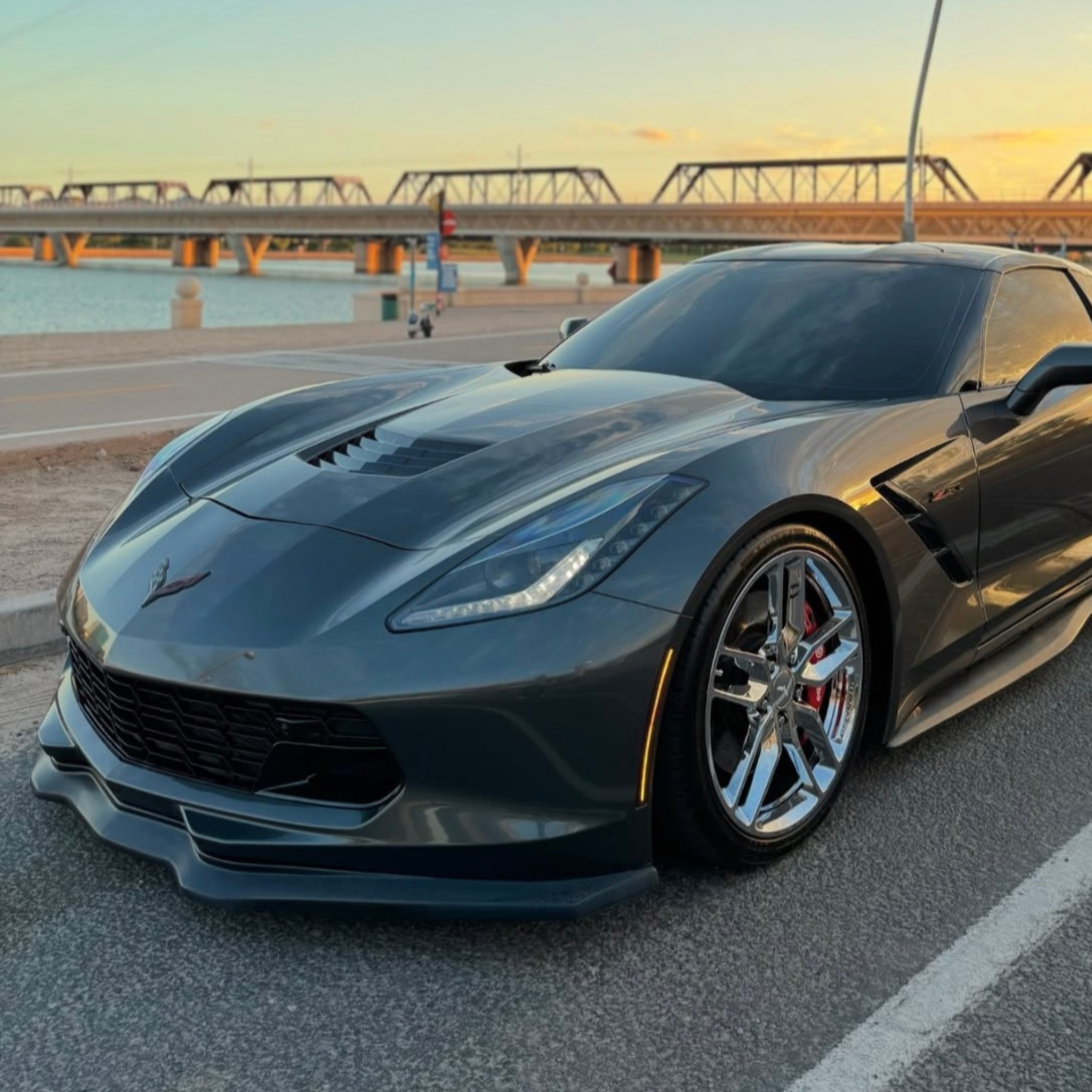 STAGE 2 MATTE BLACK CENTRAL FRONT SPLITTER - CHEVROLET CORVETTE C7 (2014–2019)