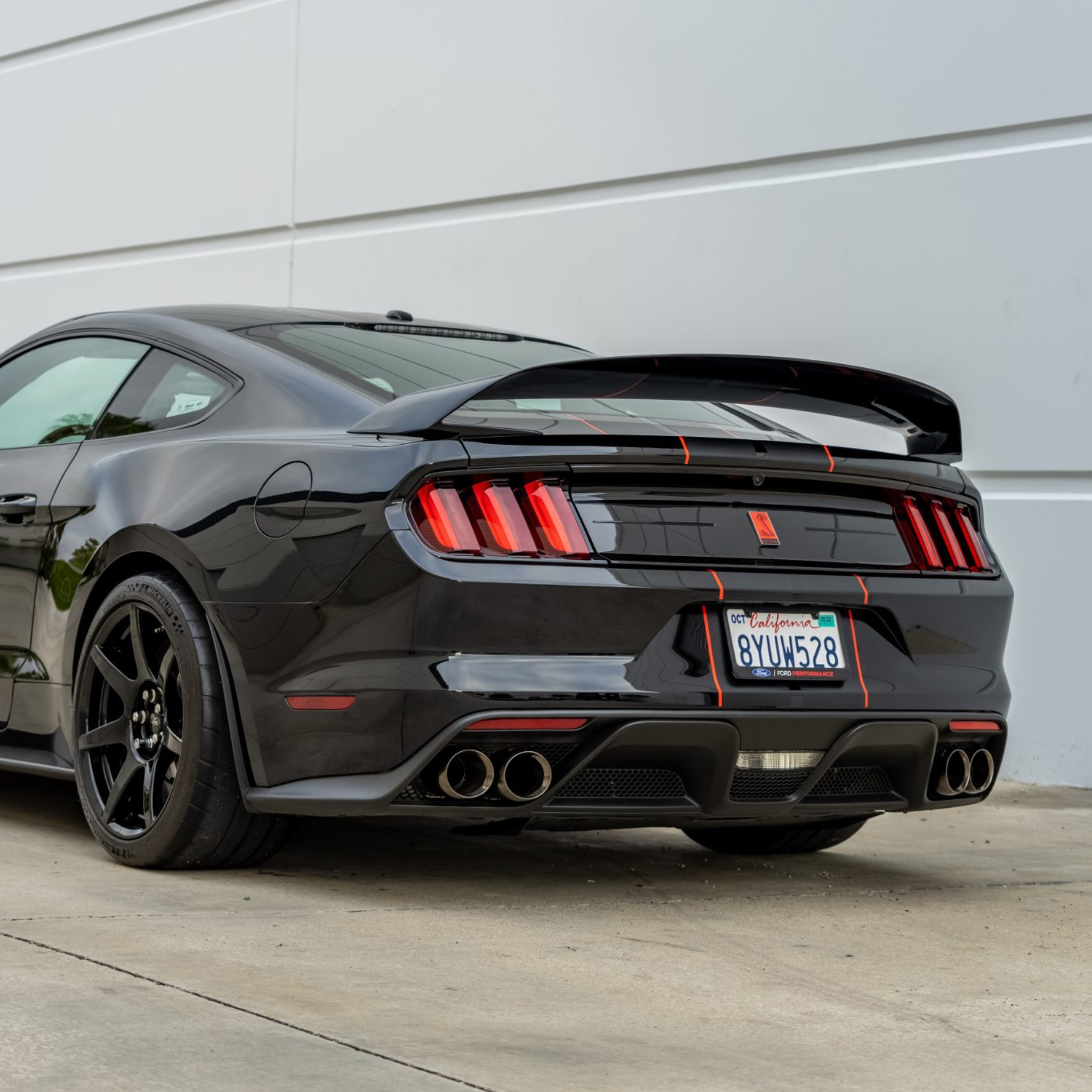 GT350R STYLE MATTE BLACK REAR TRUNK SPOILER WING - FORD MUSTANG (2015–2023)
