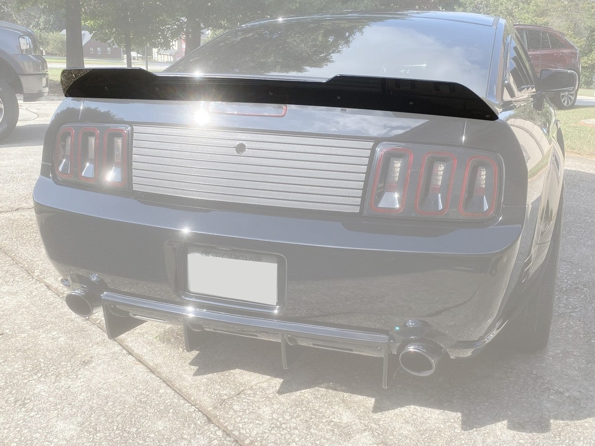 SPEC-D GLOSS BLACK DECKLID SPOILER - FORD MUSTANG (2005–2009)