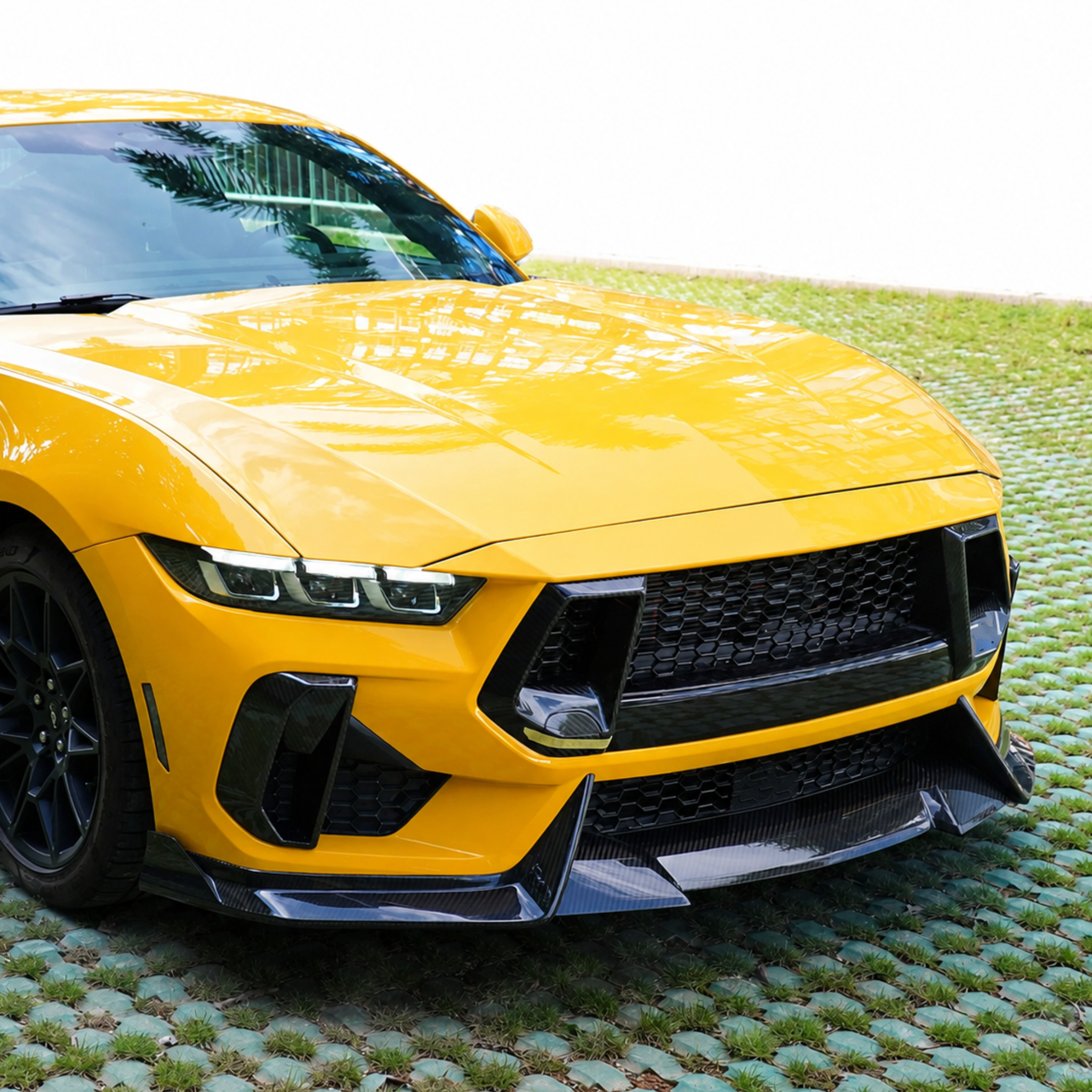 FORD PERFORMANCE GT5 STYLE CARBON FIBER FRONT SPLITTER 3 PCS - FORD MUSTANG GT (2024+)