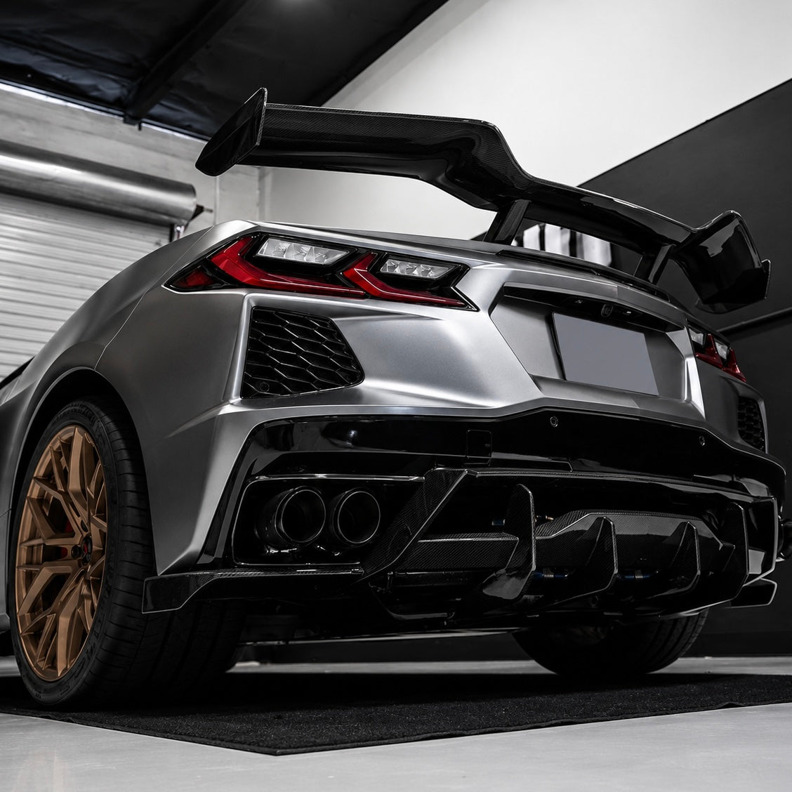Chevrolet Corvette C8 Gloss Black Rear Corner Splitters