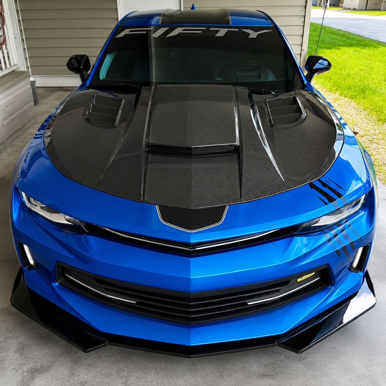 TERMINATOR STYLE CARBON FIBER HOOD - CHEVROLET CAMARO (2016–2024)