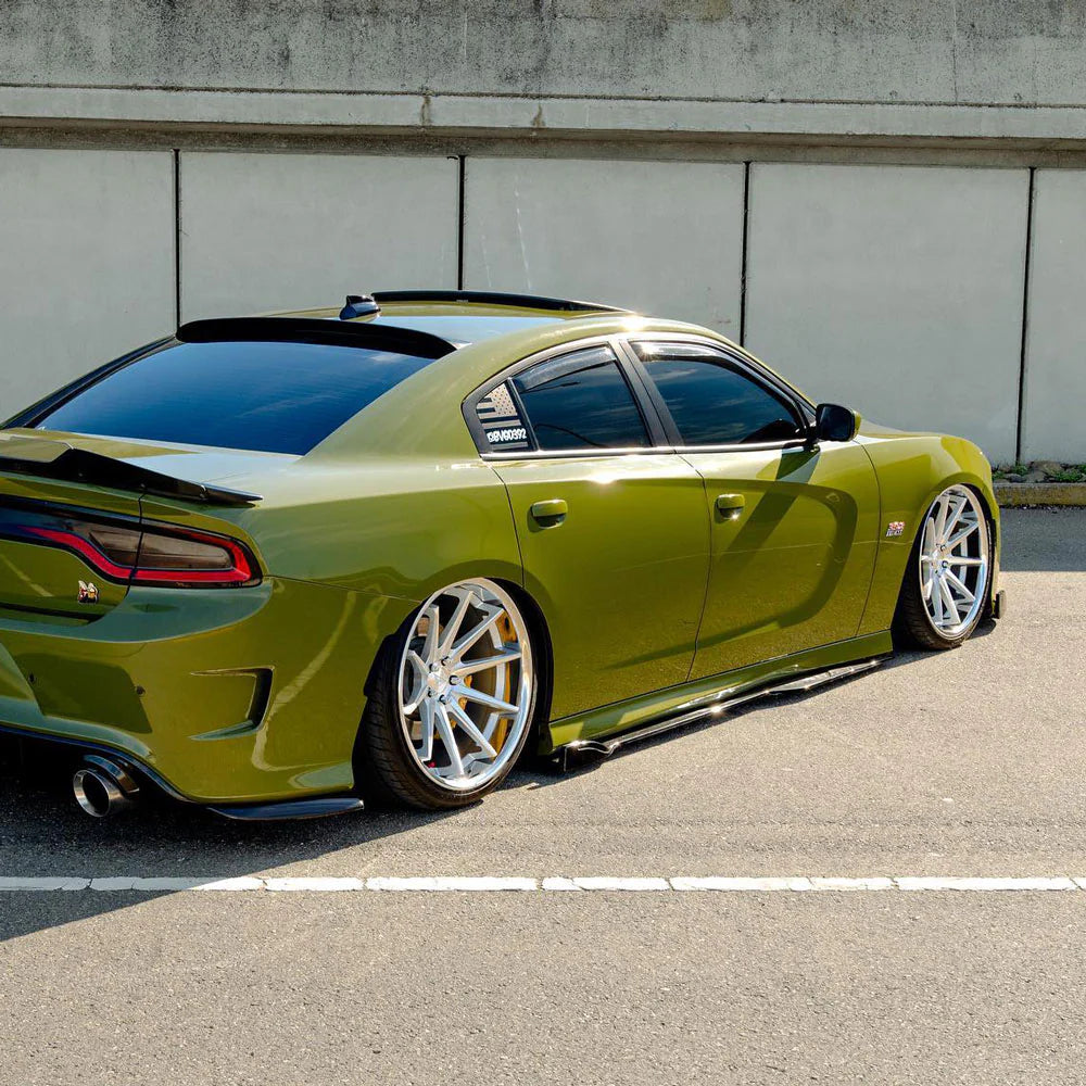 GLOSS BLACK SIDE SKIRTS - DODGE CHARGER (2015–2023)