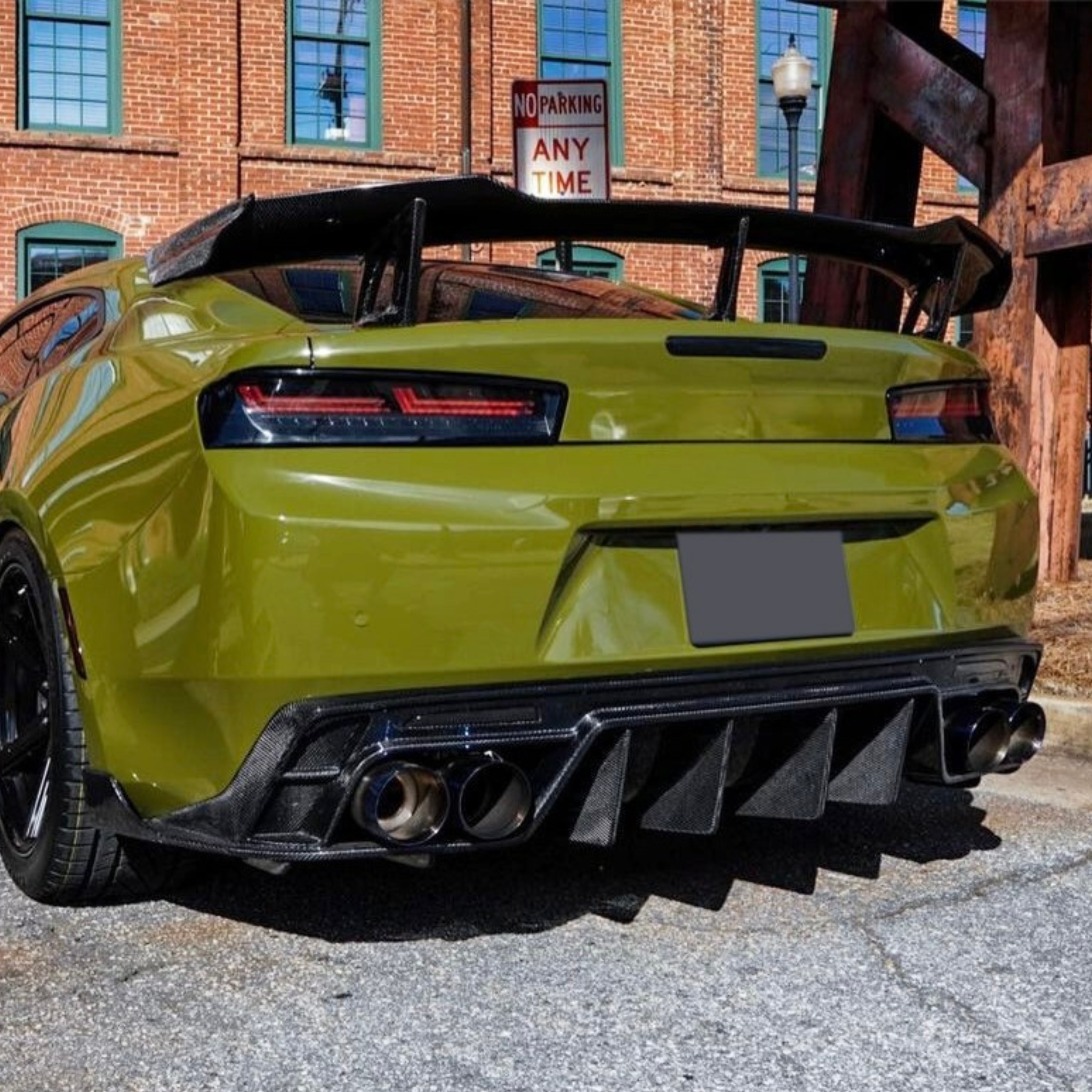 CARBON FIBER REAR DIFFUSER - CHEVROLET CAMARO (2016–2024)