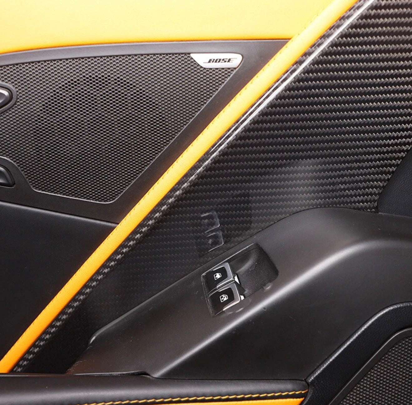 DRY CARBON FIBER DRIVER-SIDE DOOR PANEL TRIM - CHEVROLET CORVETTE C7 (2014–2019)