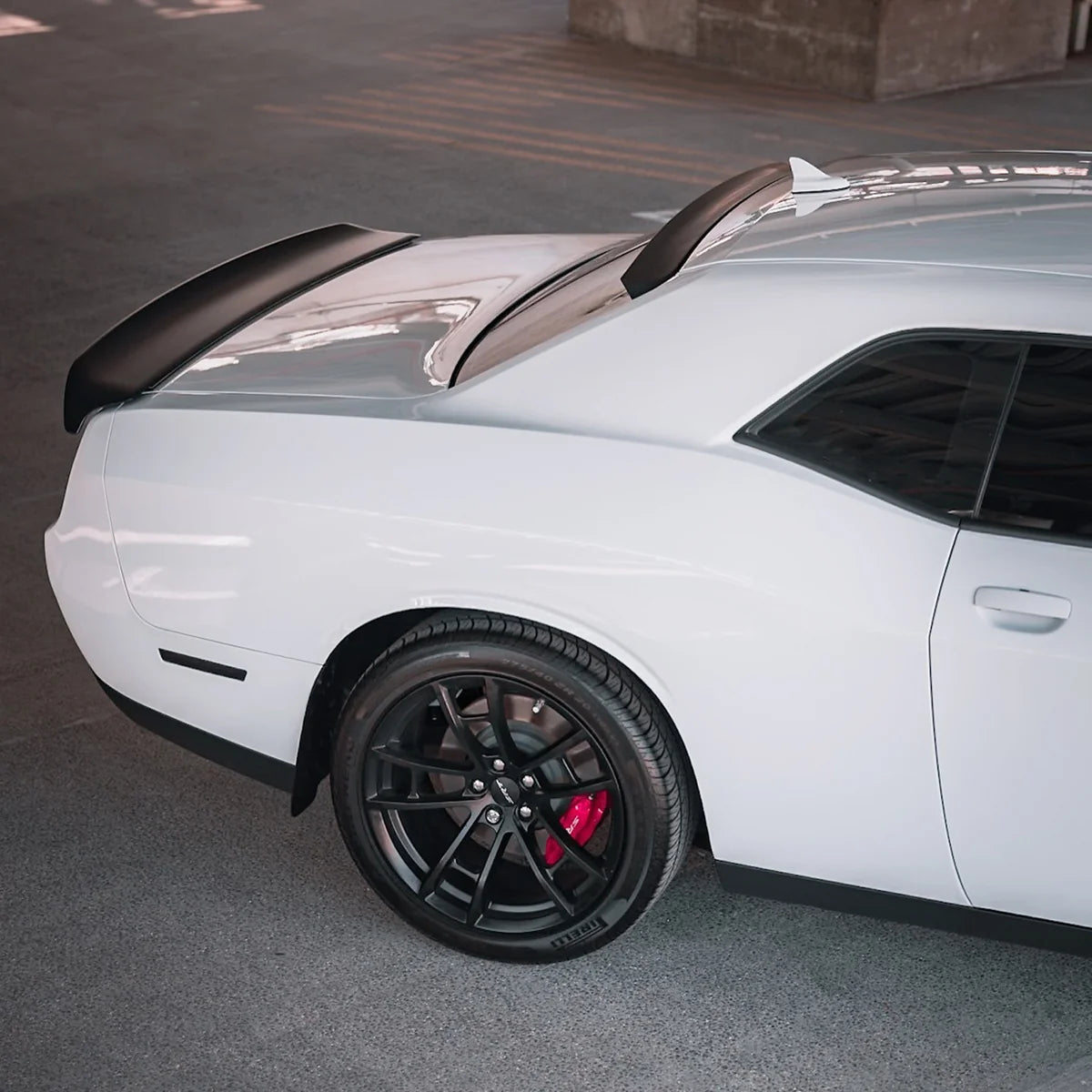 Hellcat Style Rear Trunk Spoiler – Dodge Challenger (2008–2023)