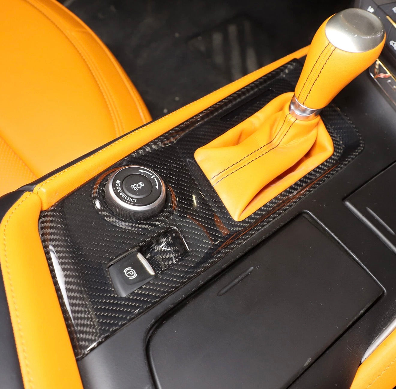 CARBON FIBER CENTRAL GEAR SHIFT PANEL TRIM COVER - CHEVROLET CORVETTE C7 (2014–2019)