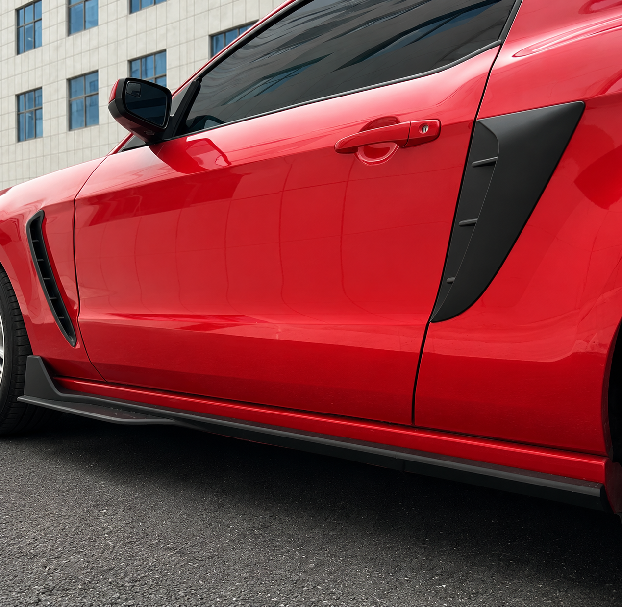 GT500 STYLE GLOSS BLACK SIDE SKIRTS - FORD MUSTANG (2010–2014)