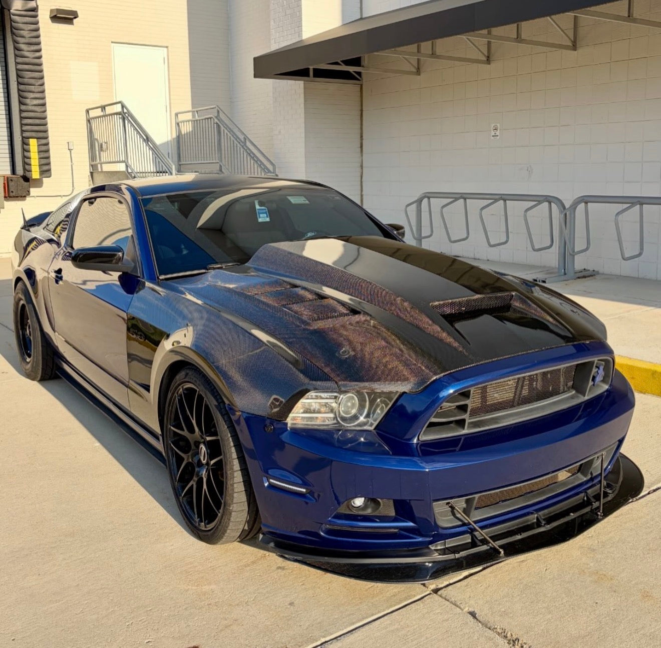 VIS RACING TERMINATOR STYLE CARBON FIBER HOOD - FORD MUSTANG (2011–2014)